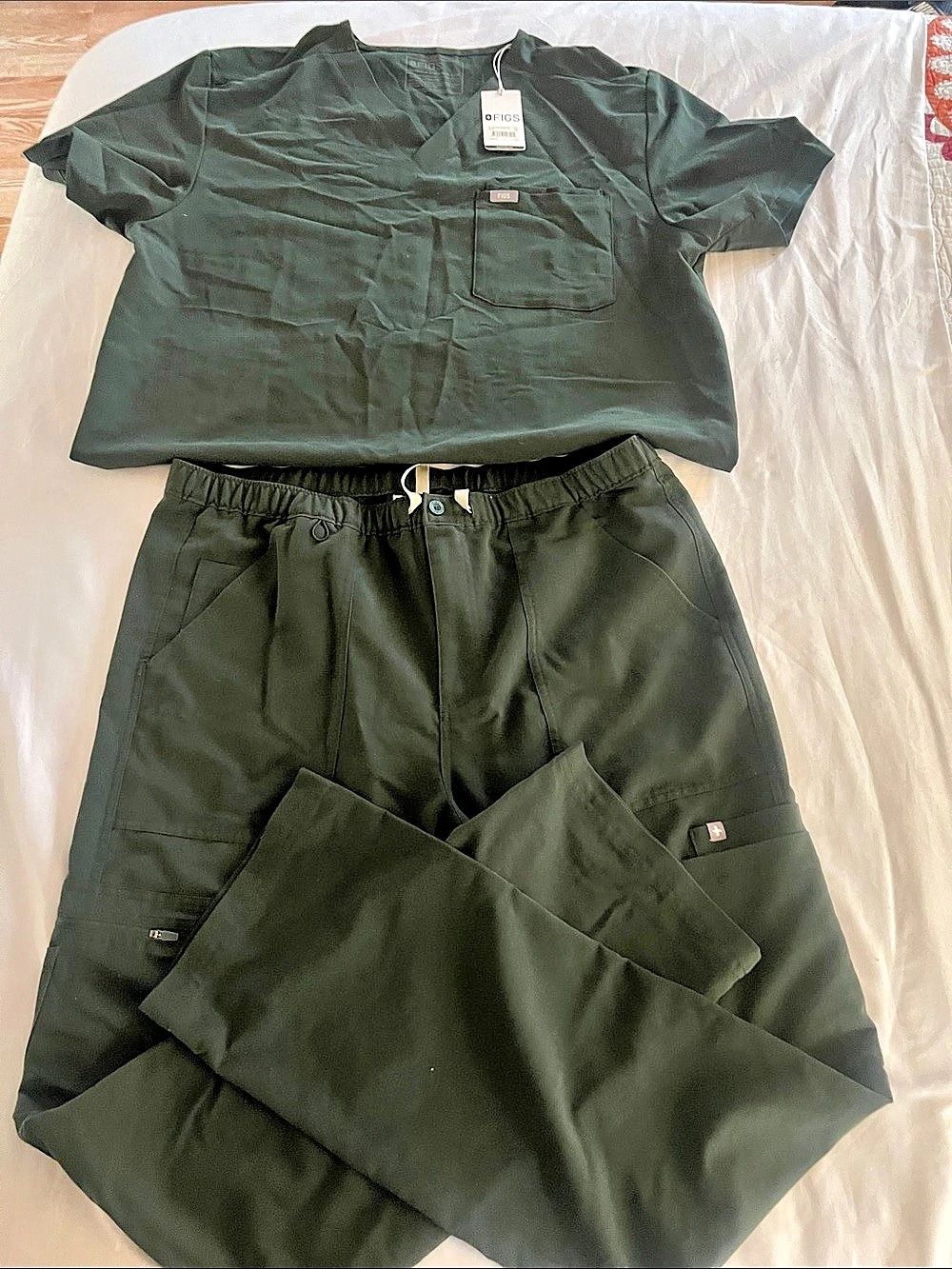 FIGS Leon Two-Pocket Top Green Two-Pocket Top 2XL NWT